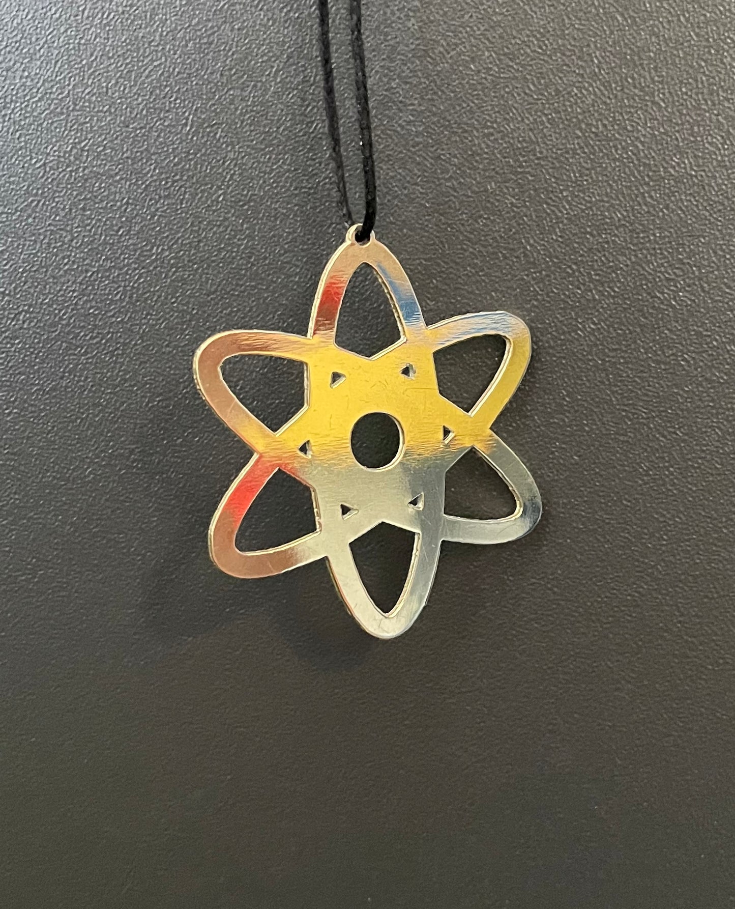 collana atomo